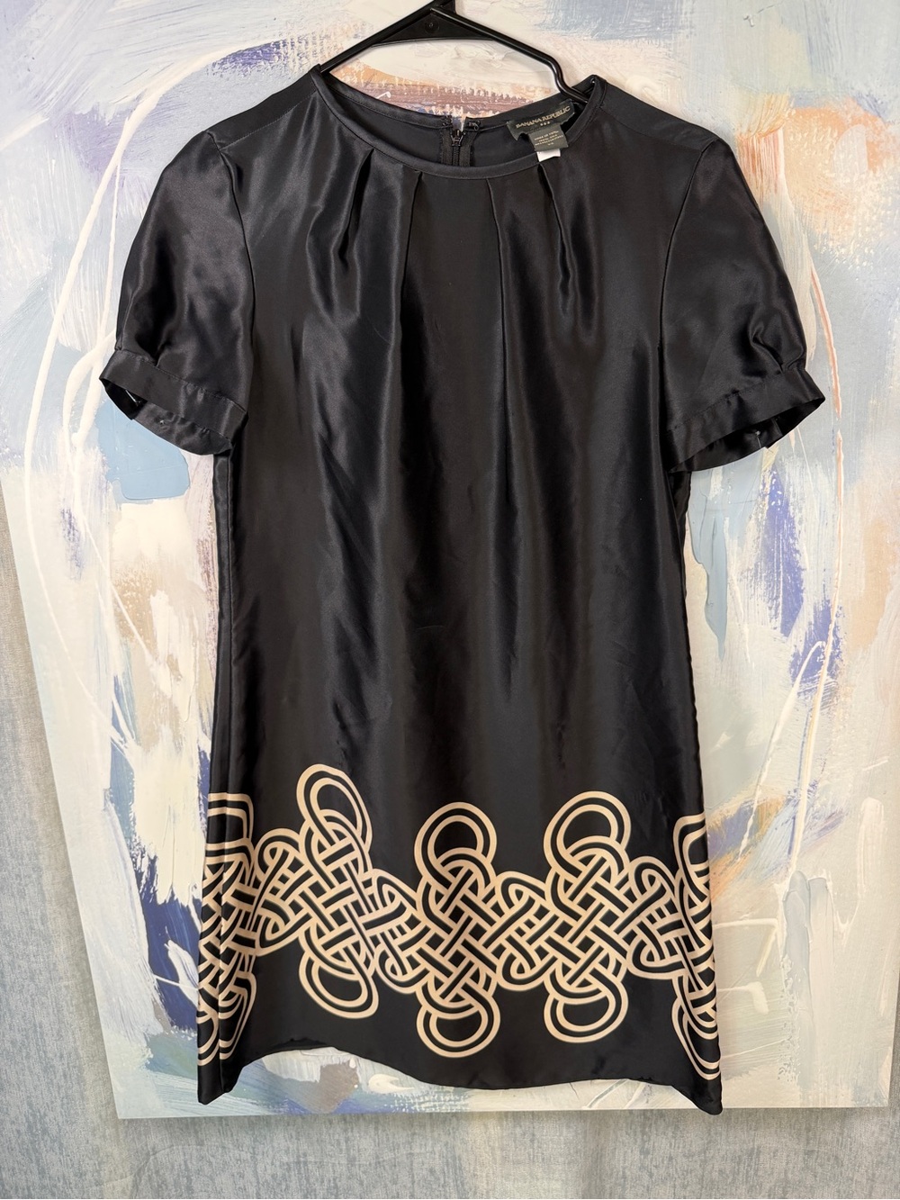 100% Silk Banana Republic XS Black Celtic Print Shift Mini Dress Puff Sleeve